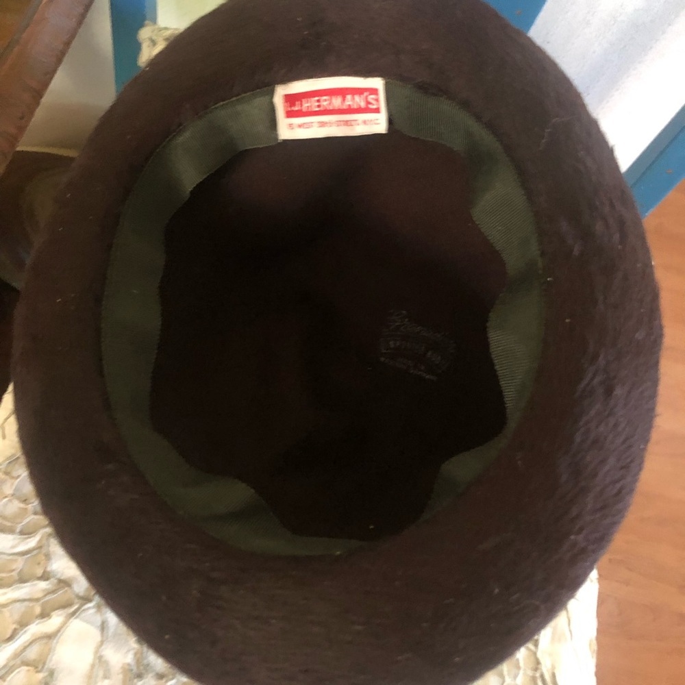 Vintage Brown Hat with Feather - Picture 9 of 16